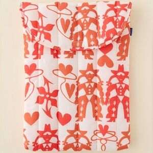 BAGGU Cowgirl Red and Beige Puffy Quilted Laptop Sleeve NEW NWT